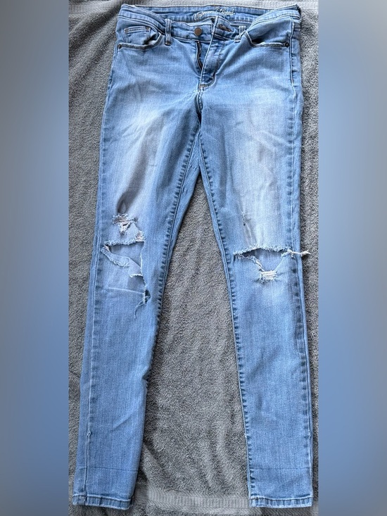 Universal Thread Denim - Universal Thread Light Blue Distressed Skinny Jeans